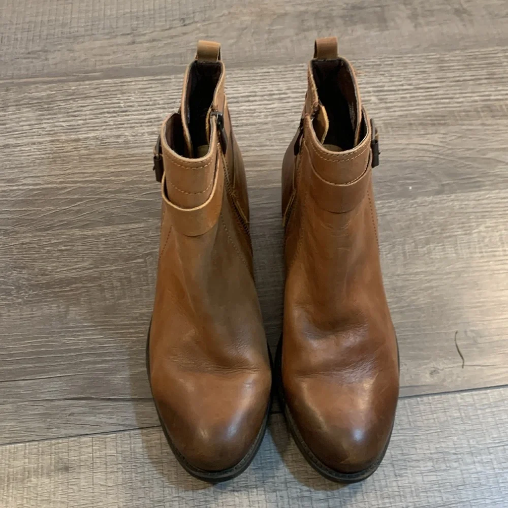 Vince Camuto 'Beamer' low boots sz 10 - Picture 8 of 8